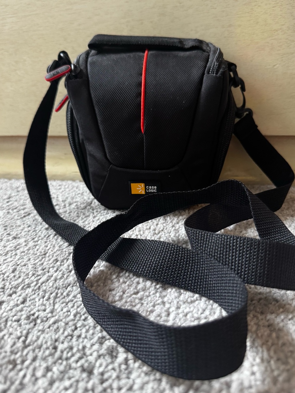 Case Logic DCB-304 Camera Bag